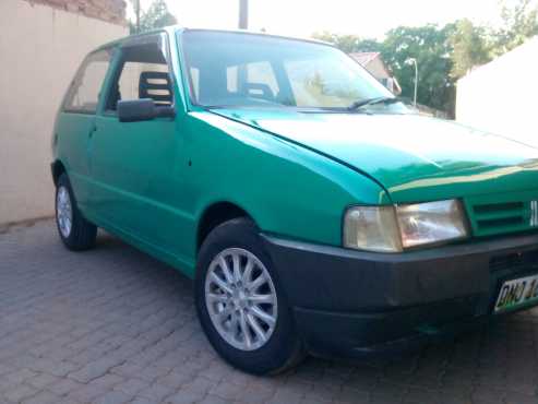 R18900.Fiat Uno 1100 Mia 3dr,mags,towbar,sparekeys,licensed on the road