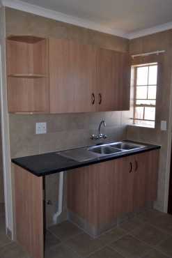 R7950 PM Thatch  Hill Estate  Houses  to  rent