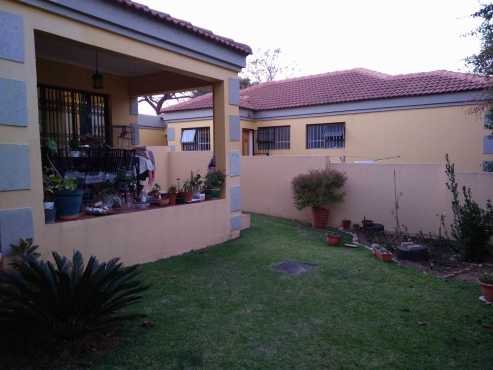 Randburg (bordering Bryanston) 3-bedroom House in Small Estate