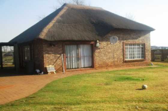 Raslouw.3 Bedroom on plot