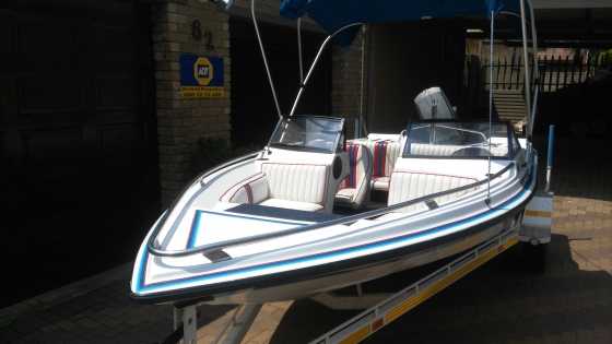 Raven bow rider with 90 Mariner with warranty