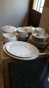 RC 629 Colette Japan Noritake Dinner set