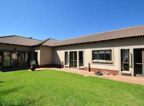 Re-advertised Private single storey in a cul de sac situated in the quiet Midstream estate