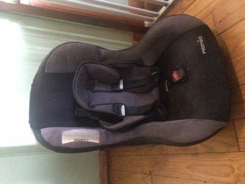 Reclinable car seat for sale (0-18kg)