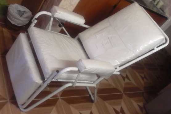 reclining facial therapy chair only R1500