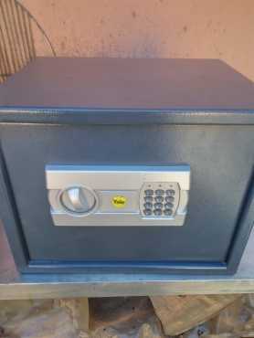Reconditioned Yale Safe