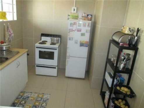 Rembrandt Park near Greenstone 2beds, bathroom, kitchen, lounge, rental R4800