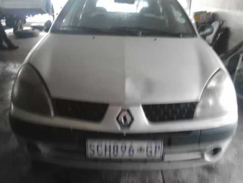 renault clio 2004