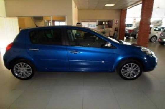 Renault clio lii for sale 2010 model