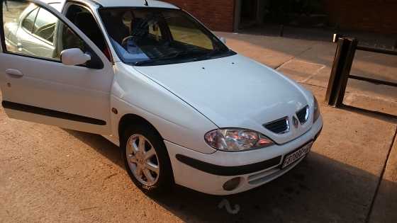 Renault Megane 2002 model 1.6 just R28000negotiable 86km