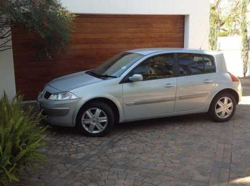 Renault MEGANE Dynamique 1.6 16v Automatic