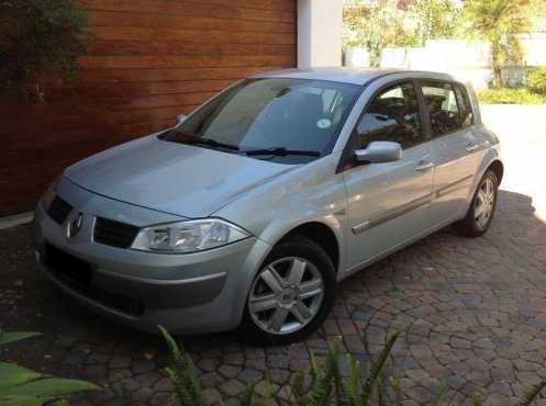 Renault MEGANE Dynamique 1.6 16v Automatic