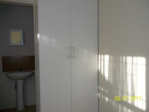 Rent a bedroom with en suite bathroom in this 3 bedroom house