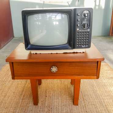 Retro Portable National TV, working condition, aerial missing, some blemishes, very collectable