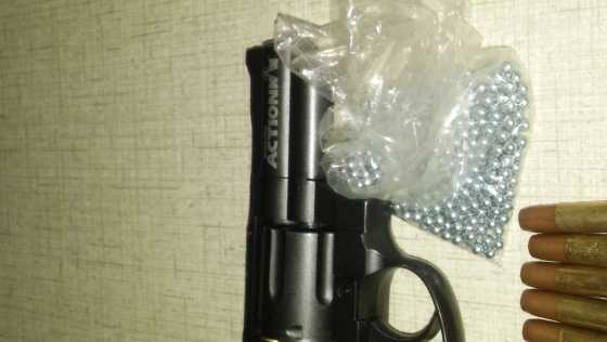 Revolver airgun Guerrilla Actionman for sale