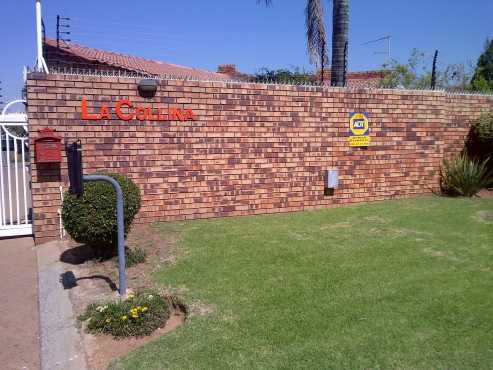 Ridgeway ext 5, Huge 2 beds, lock up garage and garden jhb South