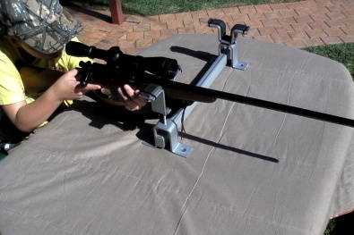 RIFLE STAND  REST ADJUSTABLE