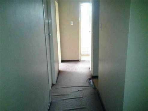 ROODEPOORT Central 1bed, bathroom, kitchen, lounge, Rental R2800