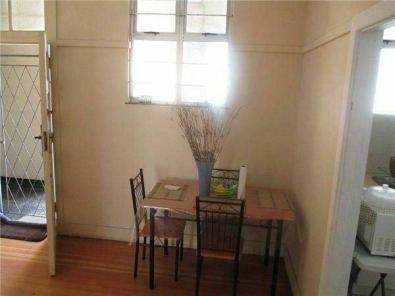 Roodepoort Central 2beds, bathroom, kitchen