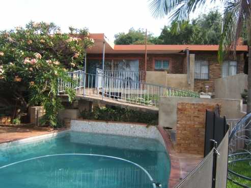 Room to rent in Constantia Glen Security Village