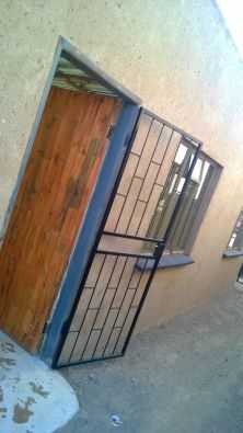 Rooms to rent in soshanguve V Ext Available Immedi