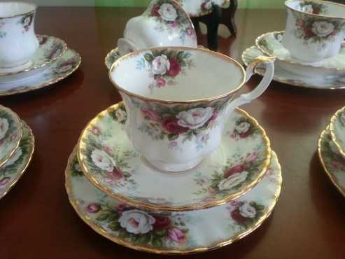 ROYAL ALBERT CELEBRATION PART TEA SET