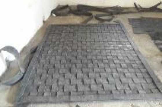 Rubber conveyor mats