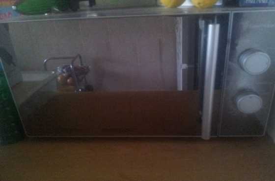 Russell Hobbs microwave for sale. 20L.