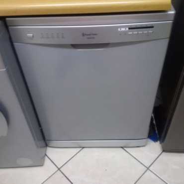 Russell Hobbs silver metallic Dishwasher - under 1yr old