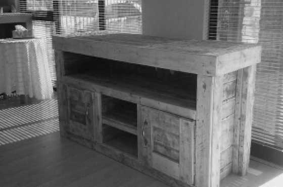 Rustic looking pallet furniture