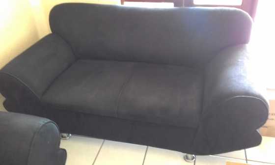 (S) Black Suede Large 5-seater Lounge SuiteR 3500 neg.