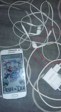 S4 mini with charger