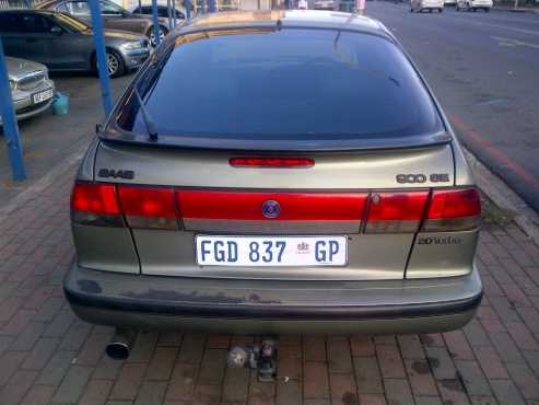 saab 900 2.0 turbo 1998 200000km r29950-00  5 speed fuel saver  aircon  power steering  electric win