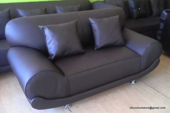 SaleCalifornia 2 Seater Couch