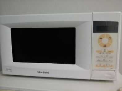 Samsumg microwave for sale, in excellent condition