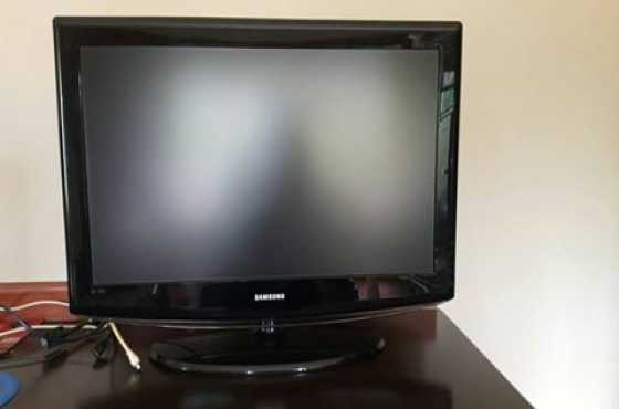 SAMSUNG 32 INCH LCD TV 3 X HDMI INPUTS 1 X USB