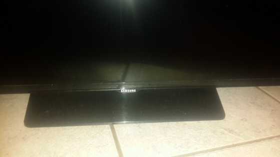 Samsung 40quot Series 5 TV  with remote