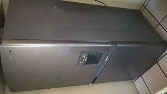 Samsung cooltech Plus fridge 710L