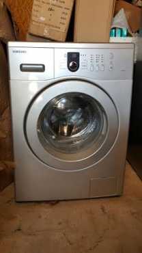 Samsung Front Loader Washing Machine - Like New