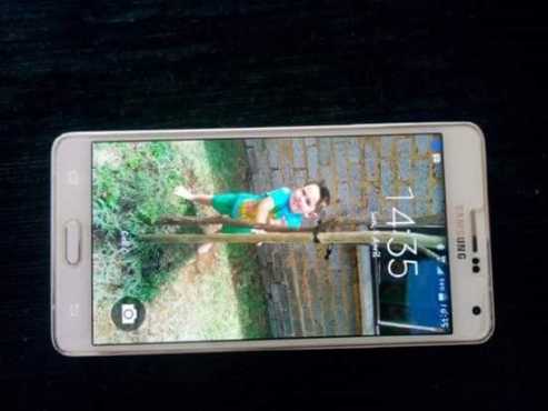 Samsung galaxy A7 te loop