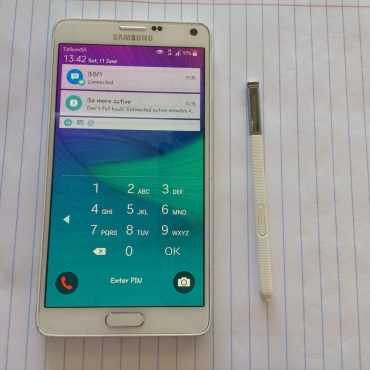 SAMSUNG GALAXY NOTE 4 . 32G