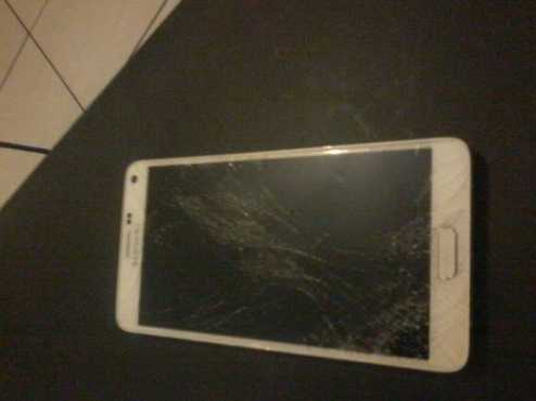 Samsung Galaxy Note 4 For sale. Cracked screen