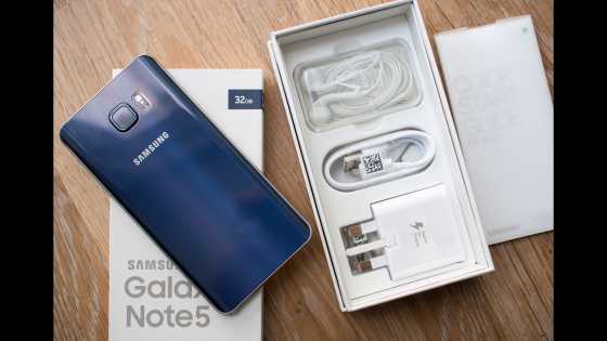 Samsung galaxy note 5 as new navy blue 32gb local phone with the box