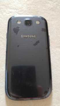Samsung Galaxy S3 cracked screen