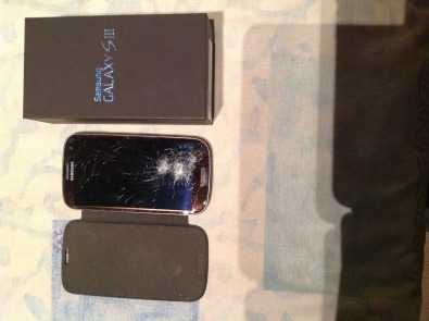 Samsung GALAXY S3 x2,1 with cracked screen amp other