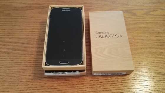 Samsung Galaxy S4 with accessories