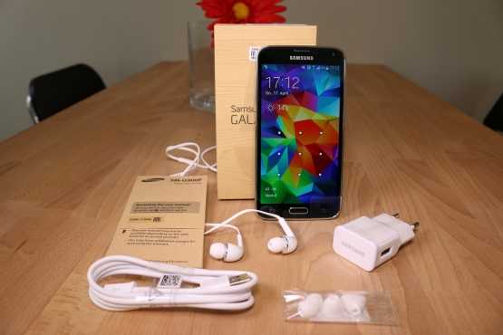 Samsung galaxy s5 16gb lte in good condition includes all original accessories in the box and manual