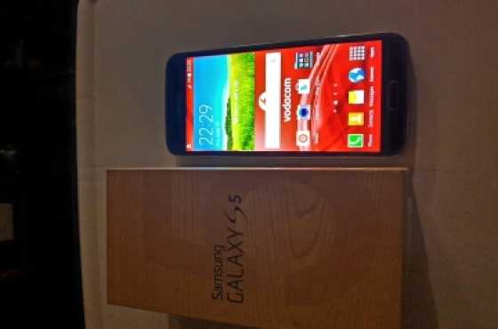 Samsung Galaxy S5 smart phone for sale