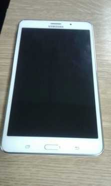 SAMSUNG GALAXY TAB 4 LIKE BRAND NEW R3500