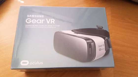 SAMSUNG GEAR VR HEADSET